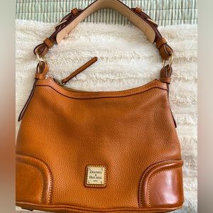 Gorgeous leather Dooney & Bourke Bag